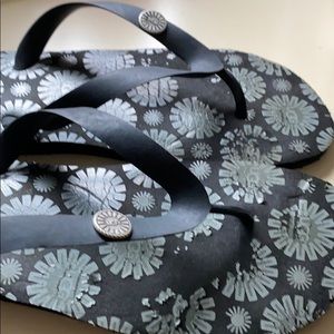7 pairs of flip flops. All pairs for $22